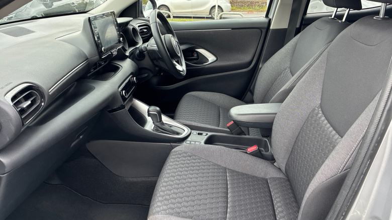 Toyota Yaris 1.5 Hybrid Design 5dr CVT Hybrid Hatchback